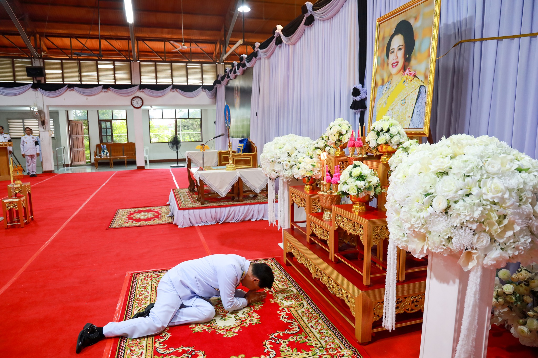 จังหวัดระยอง ประกอบพิธีบำเพ็ญกุศลสัตตมวาร 7 วัน เพื่ออุทิศถวายเป็นพระราชกุศลแด่สมเด็จพระนางเจ้าสิริกิติ์ พระบรมราชินีนาถ พระบรมราชชนนีพันปีหลวง