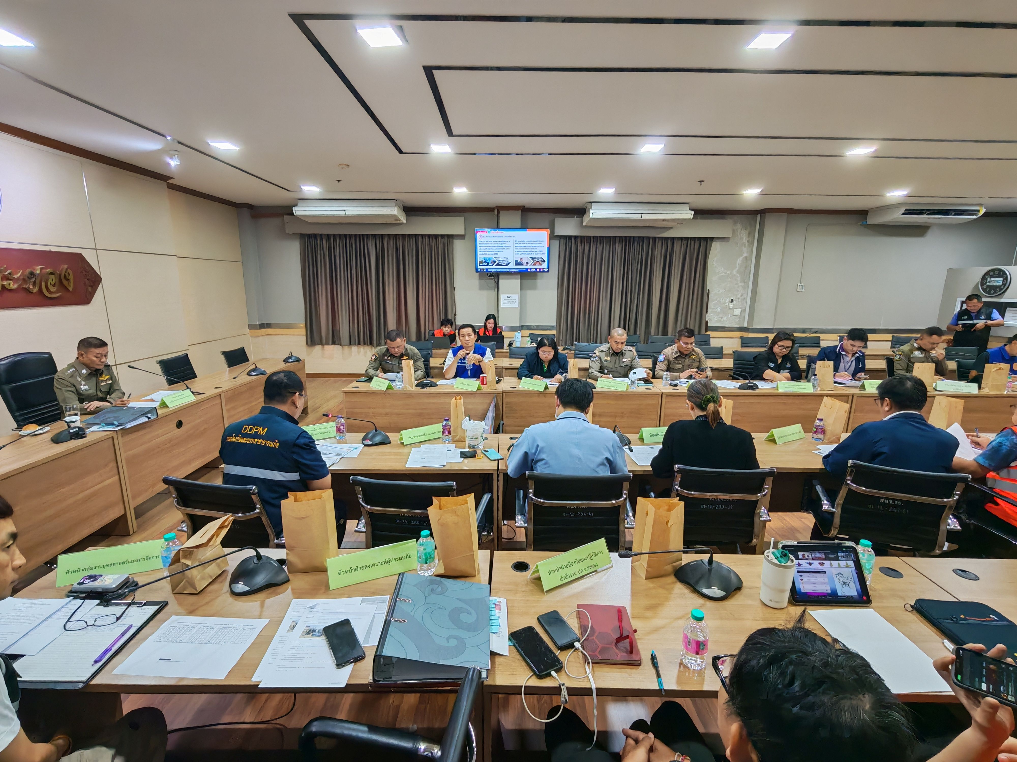 ระยองประชุมคณะทำงานศูนย์ปฏิบัติการร่วมป้องกันและลดอุบัติเหตุทางถนนและทางน้ำช่วงเทศกาลปีใหม่ กำชับทุกหน่วยงานคุมเข้มอุบัติเหตุถนน&ndash;ทางน้ำ