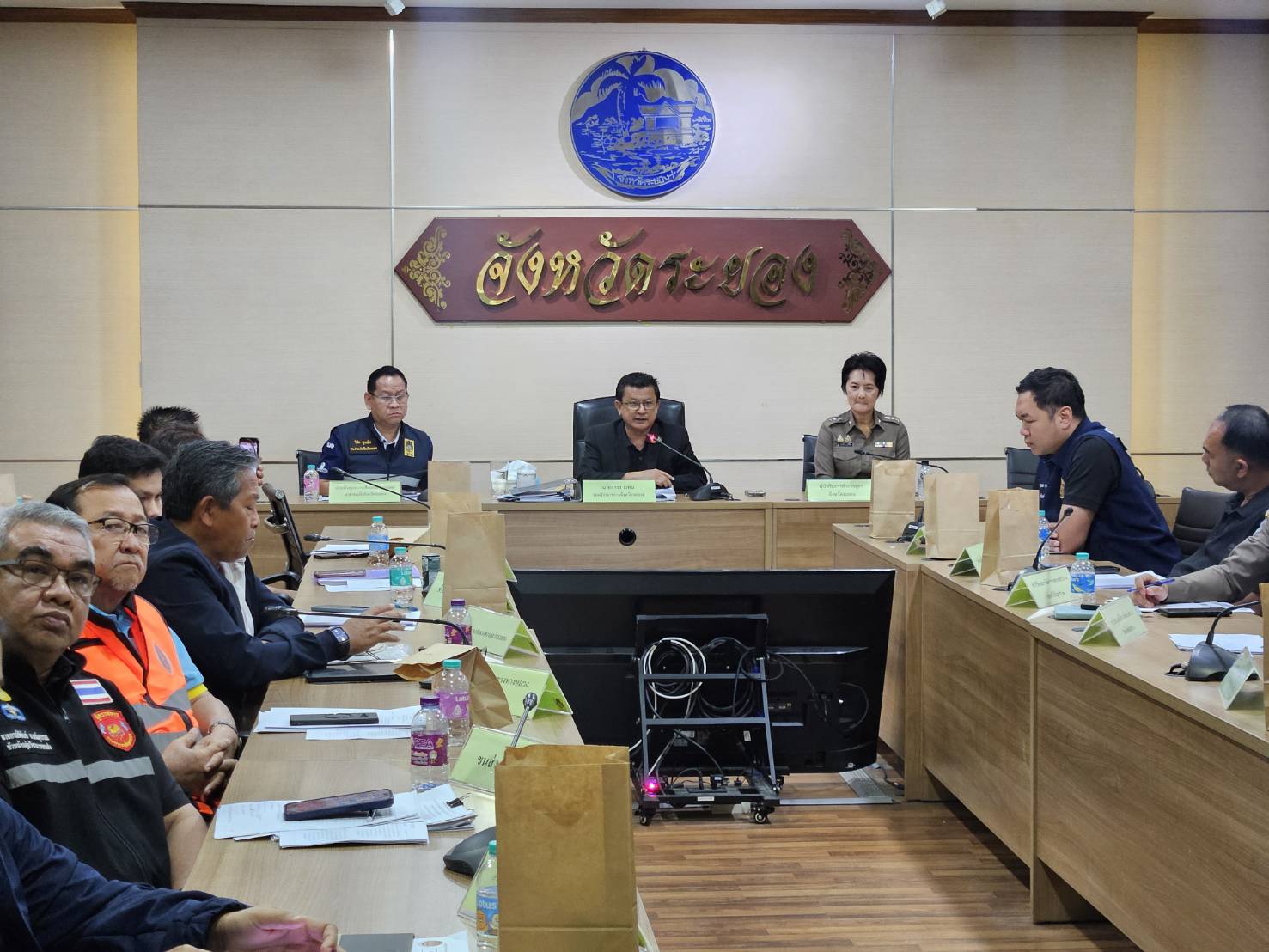 ระยองประชุมคณะทำงานศูนย์ปฏิบัติการร่วมป้องกันและลดอุบัติเหตุทางถนนและทางน้ำช่วงเทศกาลปีใหม่ สั่งคุมเข้มทุกจุดเสี่ยง หลังเกิดอุบัติเหตุและมีผู้เสียชีวิต